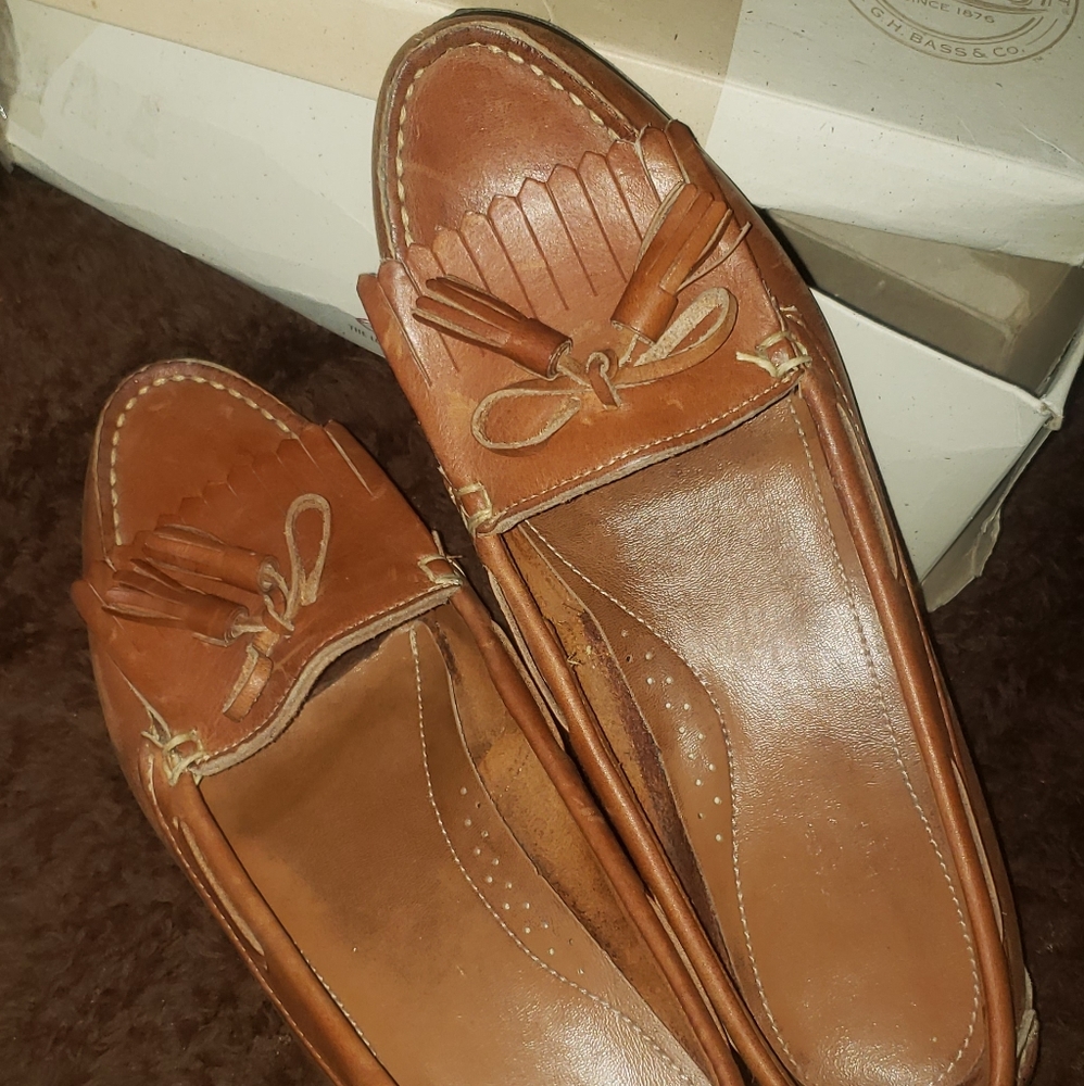 Women's Bass Tan Slip-On Leather Flats Size 10